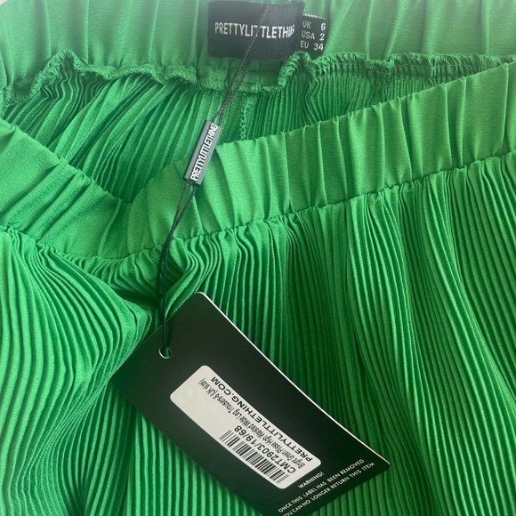 Pretty Little Thing Green Wide Leg Pants Sz 2 & Matching Button Down Shirt Sz 4 - Picture 4 of 4